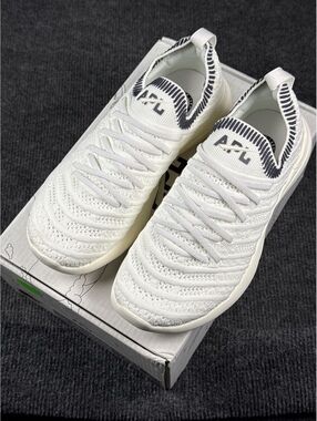 APL Youth's Techloom Wave Sneakers in Ivory & Iron NIB - Size 2